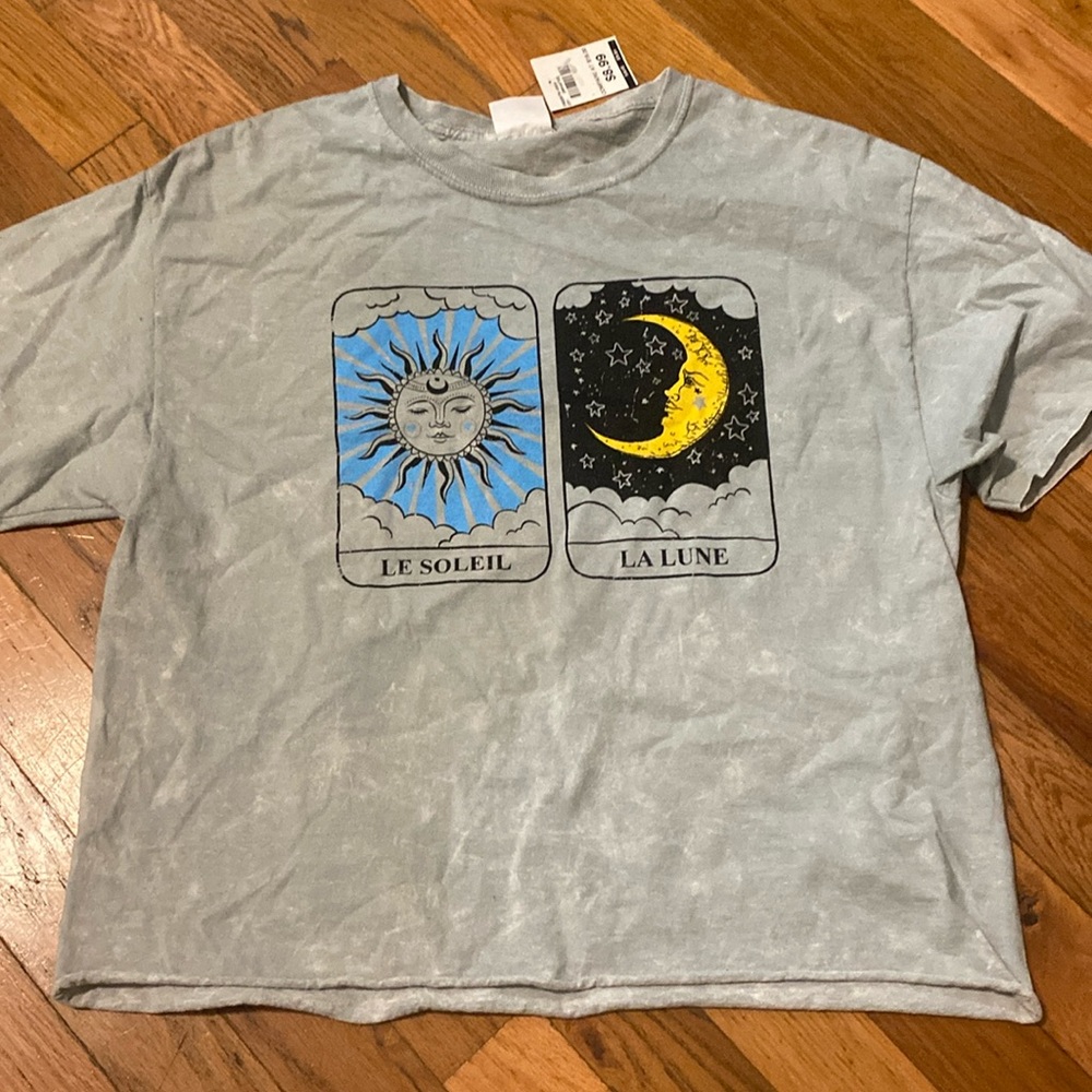 Cropped tee